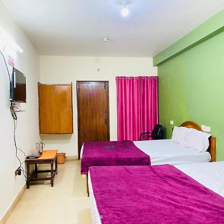 Hotel Nakshatra Ooty Kültér fotó