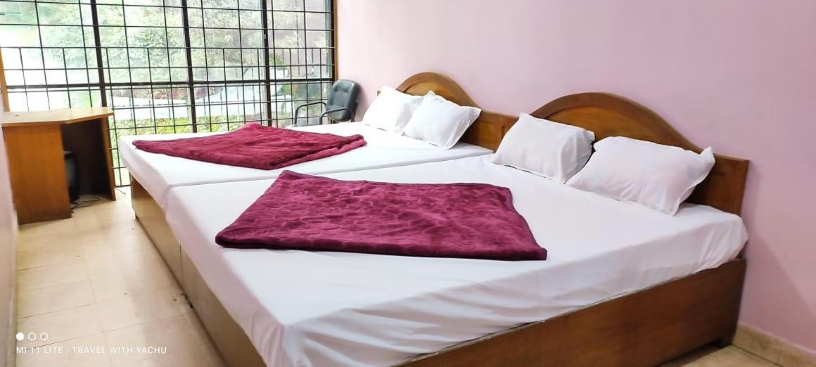 Hotel Nakshatra Ooty Kültér fotó