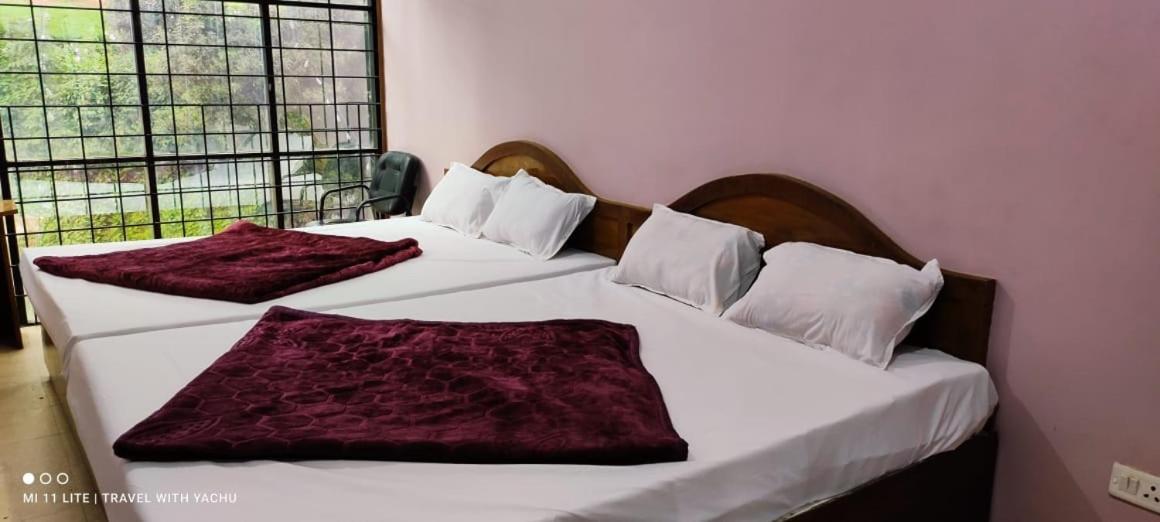 Hotel Nakshatra Ooty Kültér fotó