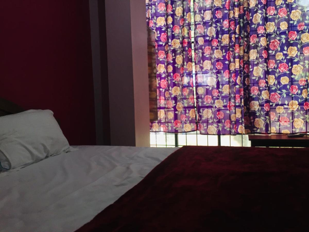 Hotel Nakshatra Ooty Kültér fotó