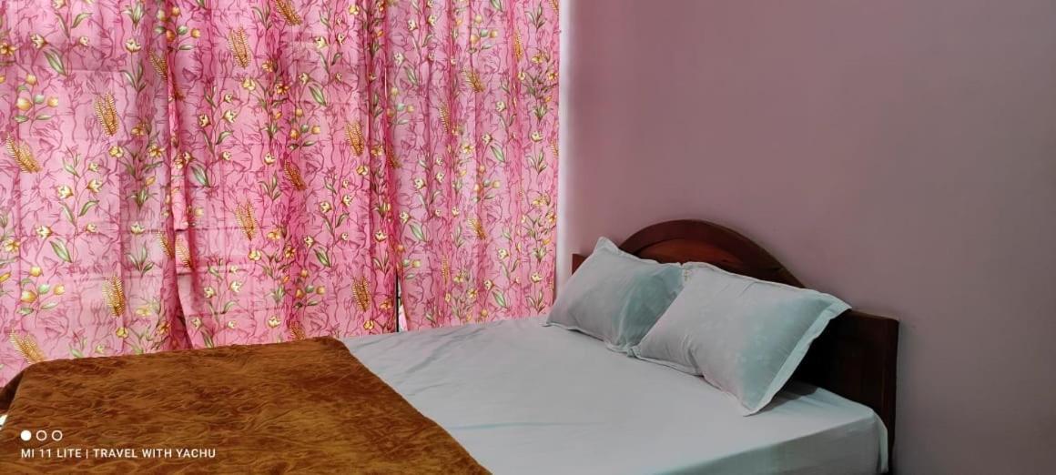 Hotel Nakshatra Ooty Kültér fotó