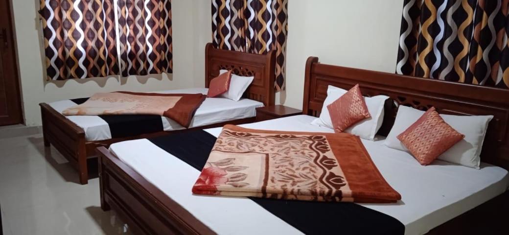Hotel Nakshatra Ooty Kültér fotó
