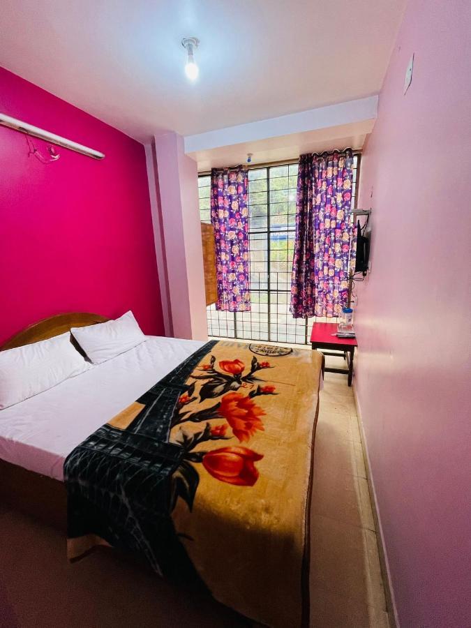 Hotel Nakshatra Ooty Kültér fotó