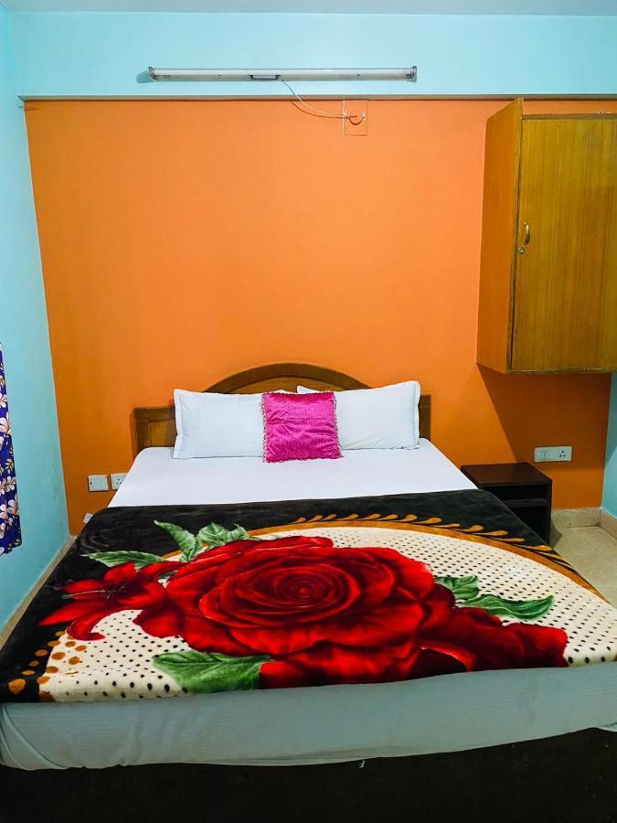 Hotel Nakshatra Ooty Kültér fotó