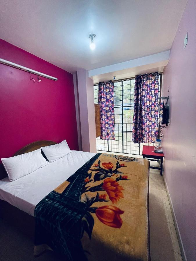 Hotel Nakshatra Ooty Kültér fotó