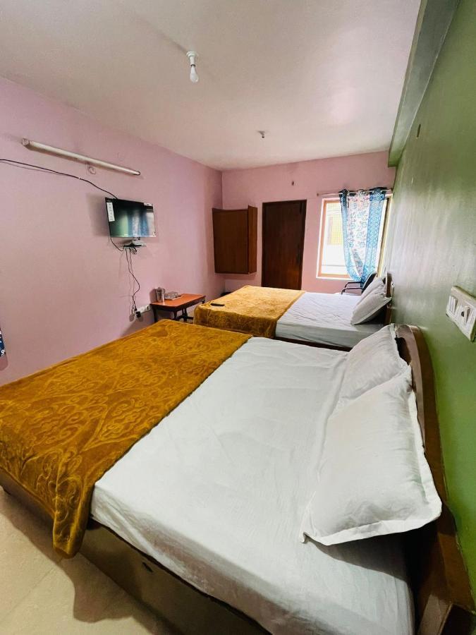 Hotel Nakshatra Ooty Kültér fotó