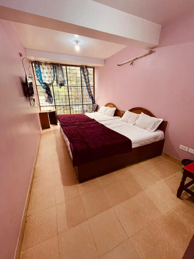 Hotel Nakshatra Ooty Kültér fotó