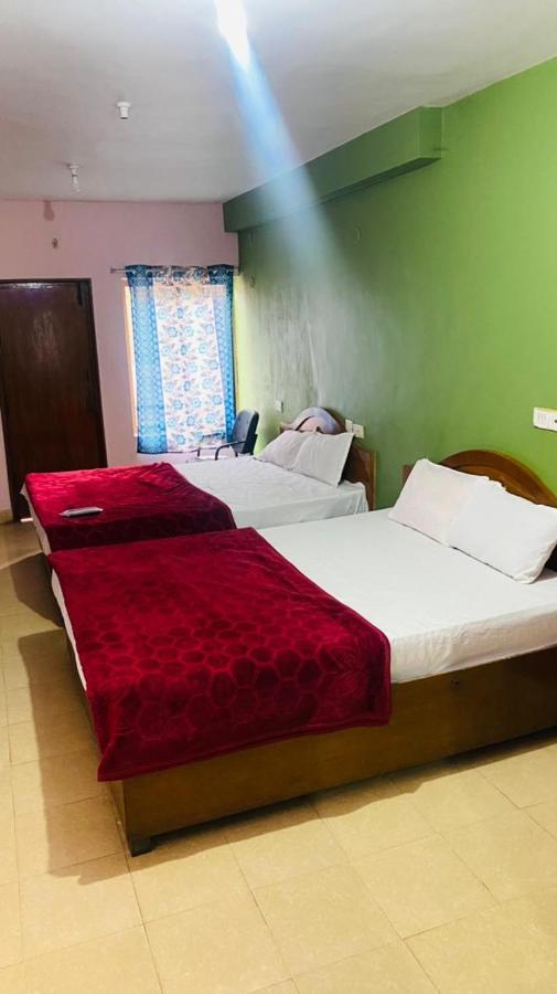 Hotel Nakshatra Ooty Kültér fotó