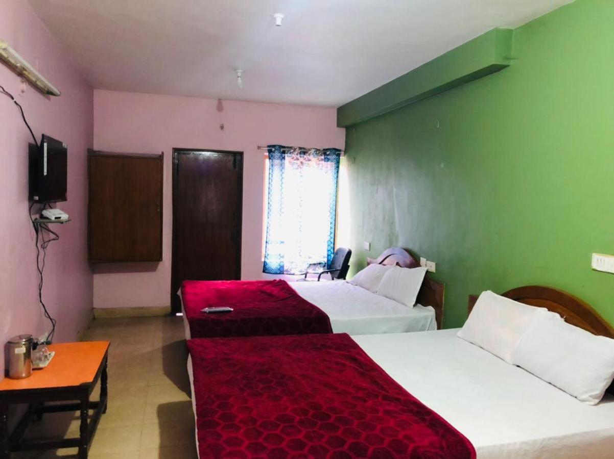 Hotel Nakshatra Ooty Kültér fotó