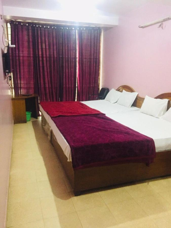 Hotel Nakshatra Ooty Kültér fotó