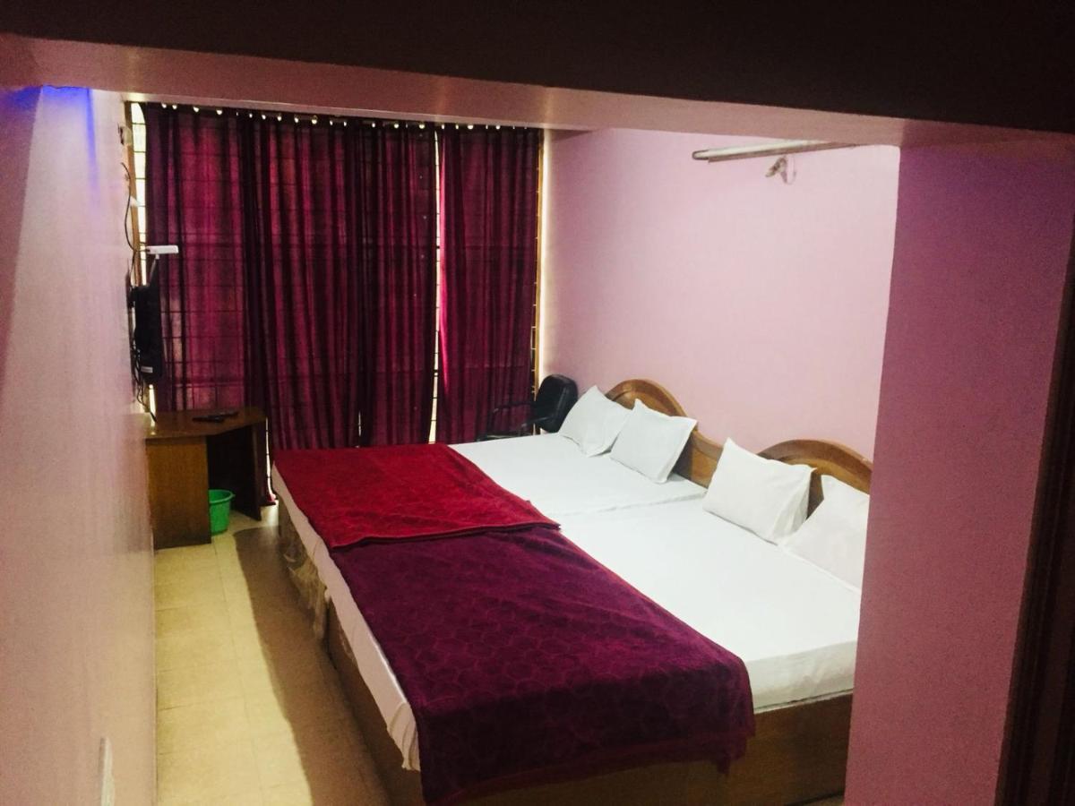 Hotel Nakshatra Ooty Kültér fotó