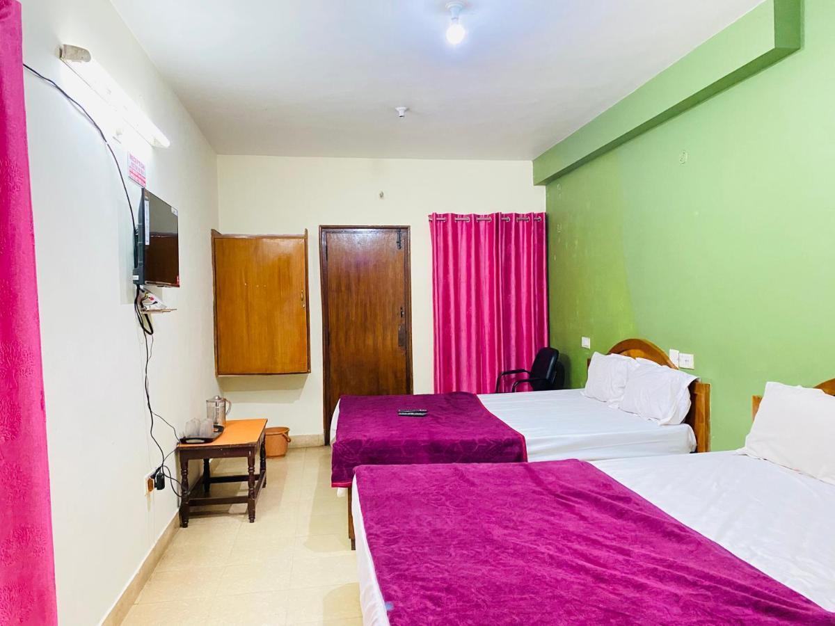 Hotel Nakshatra Ooty Kültér fotó