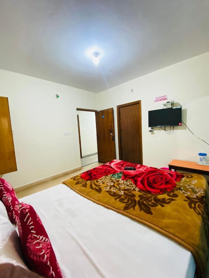 Hotel Nakshatra Ooty Kültér fotó