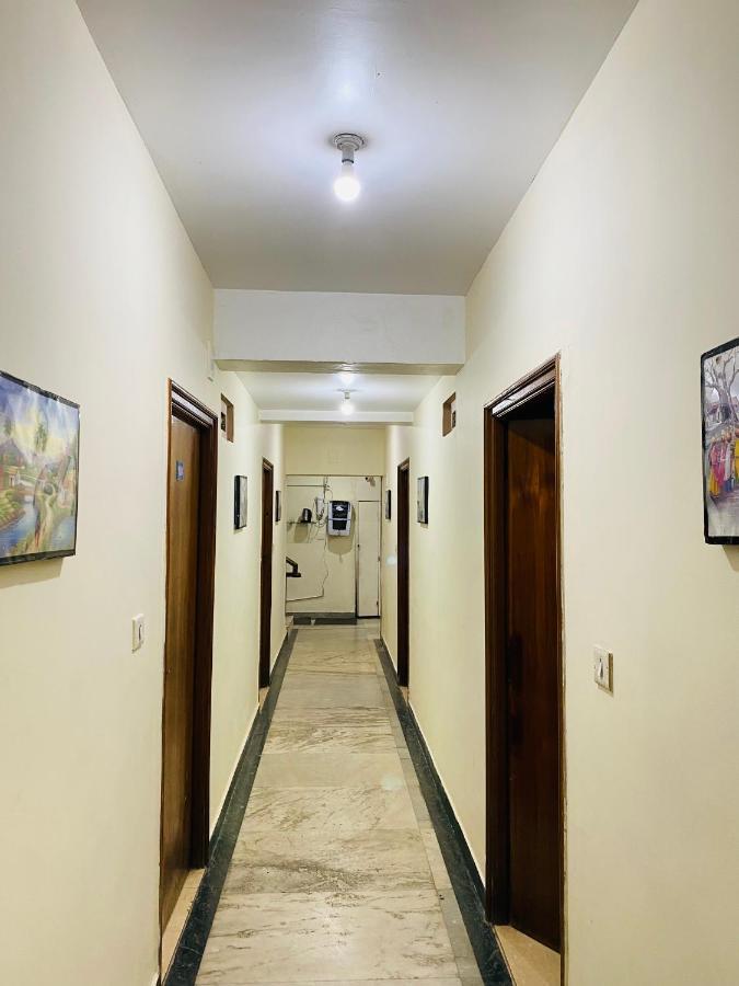 Hotel Nakshatra Ooty Kültér fotó