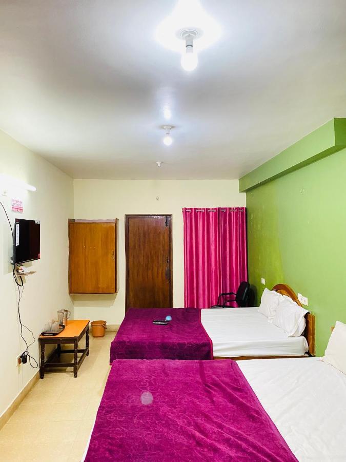 Hotel Nakshatra Ooty Kültér fotó